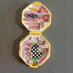 Bluebird Polly Pocket Polly's Hair Salon Compact Complete 1990 Vintage
